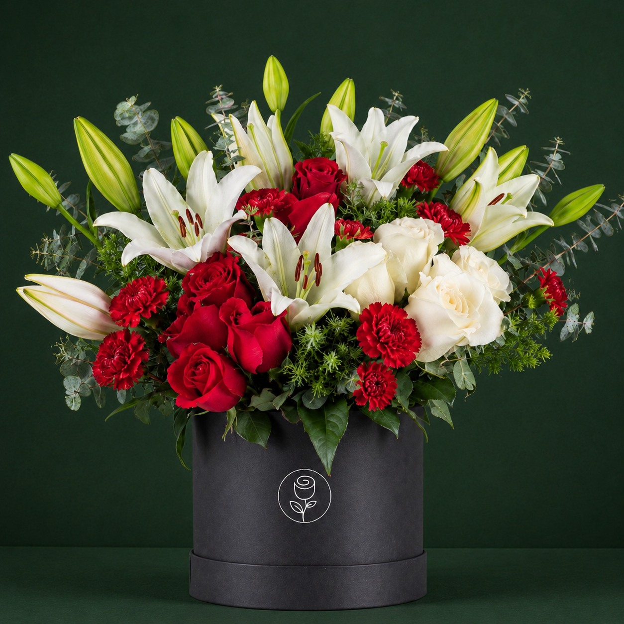 lilis y rosas blancas, rosas  y margaritas rojas