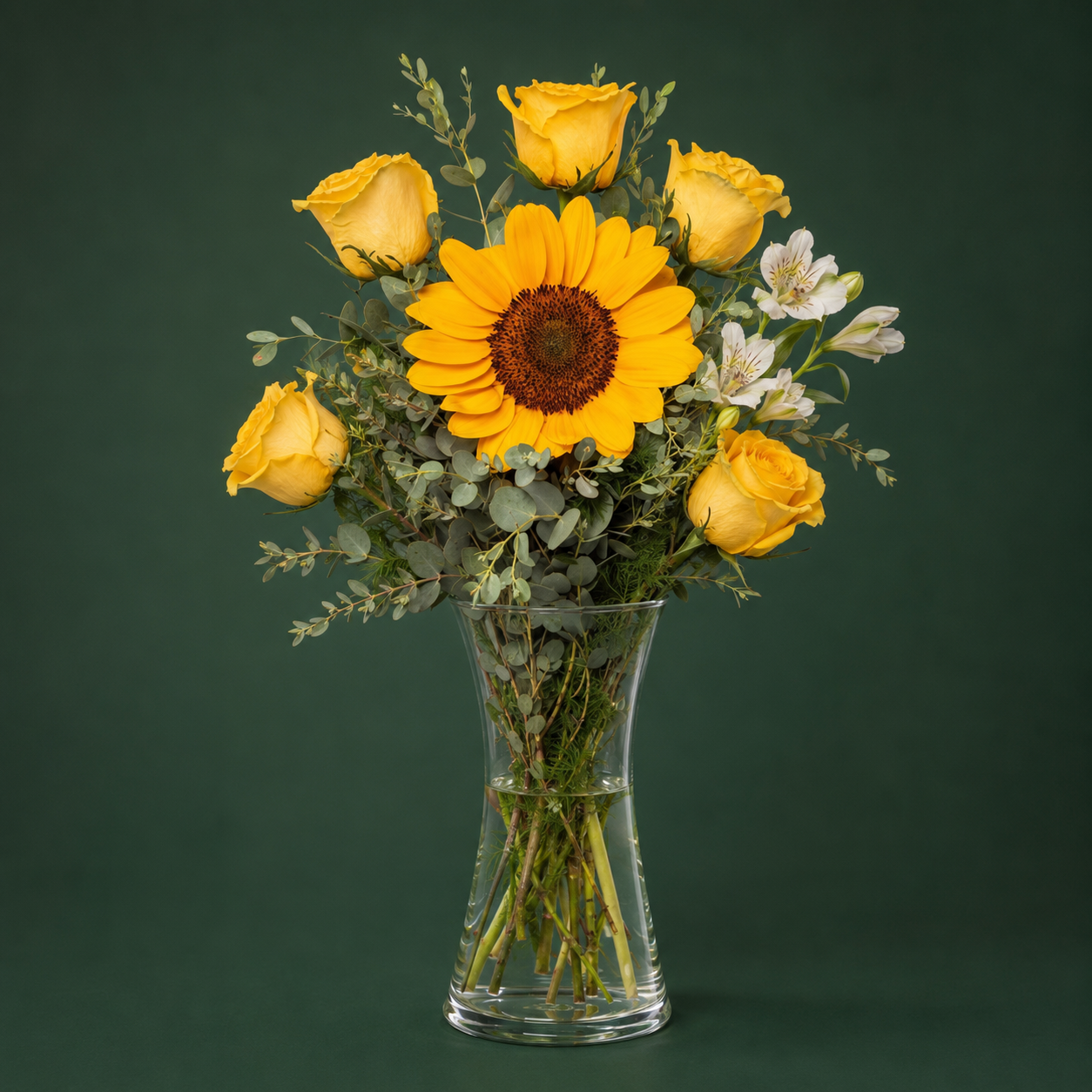 Rosas amarillas y girasol en florero Rosas amarillas y girasol en florero - Capital Flores con envío a domicilio hoy