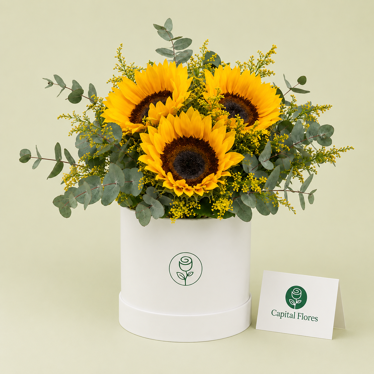 Flores amarillas y girasoles en caja