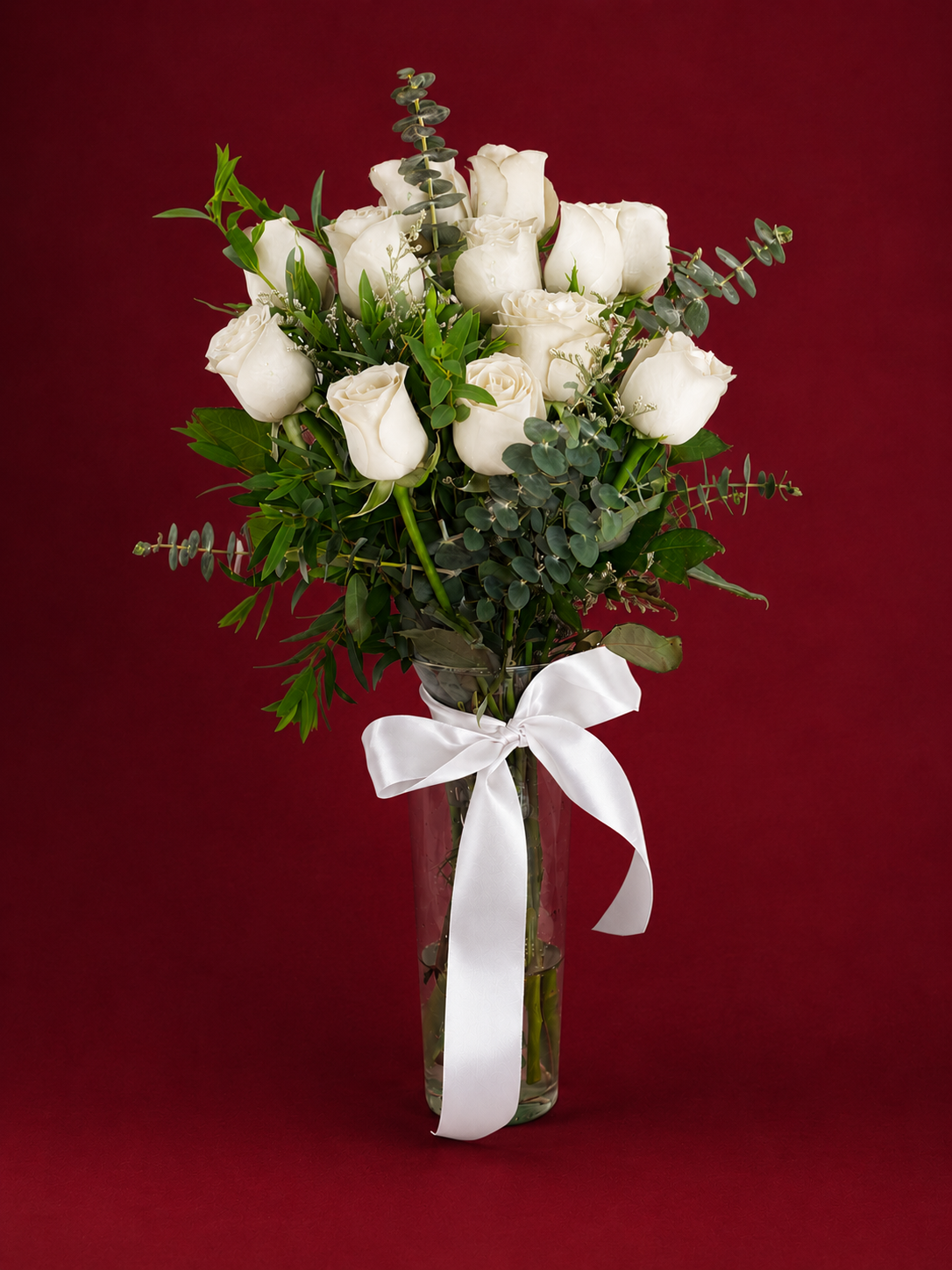12 Rosas Blancas en Florero