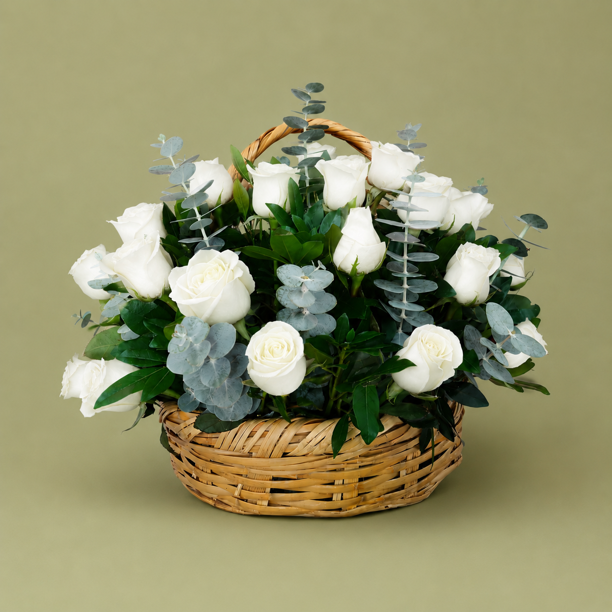 Canasta con 24 Rosas Blancas