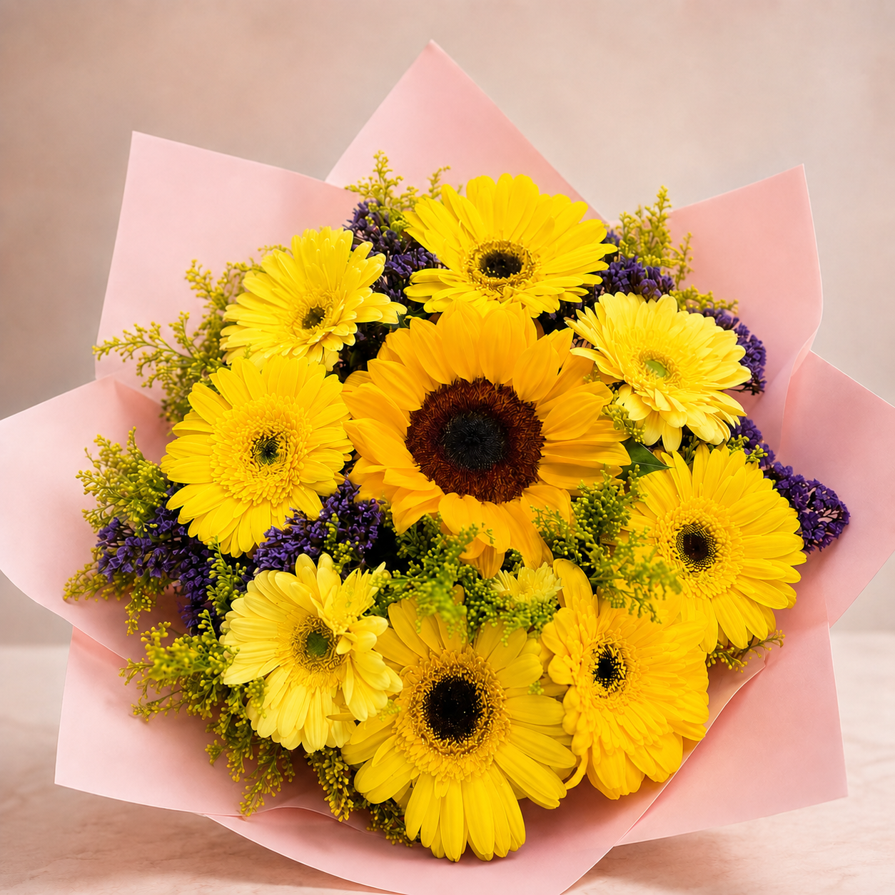 Ramo de Girasoles y Gerberas Amarillas con Follaje