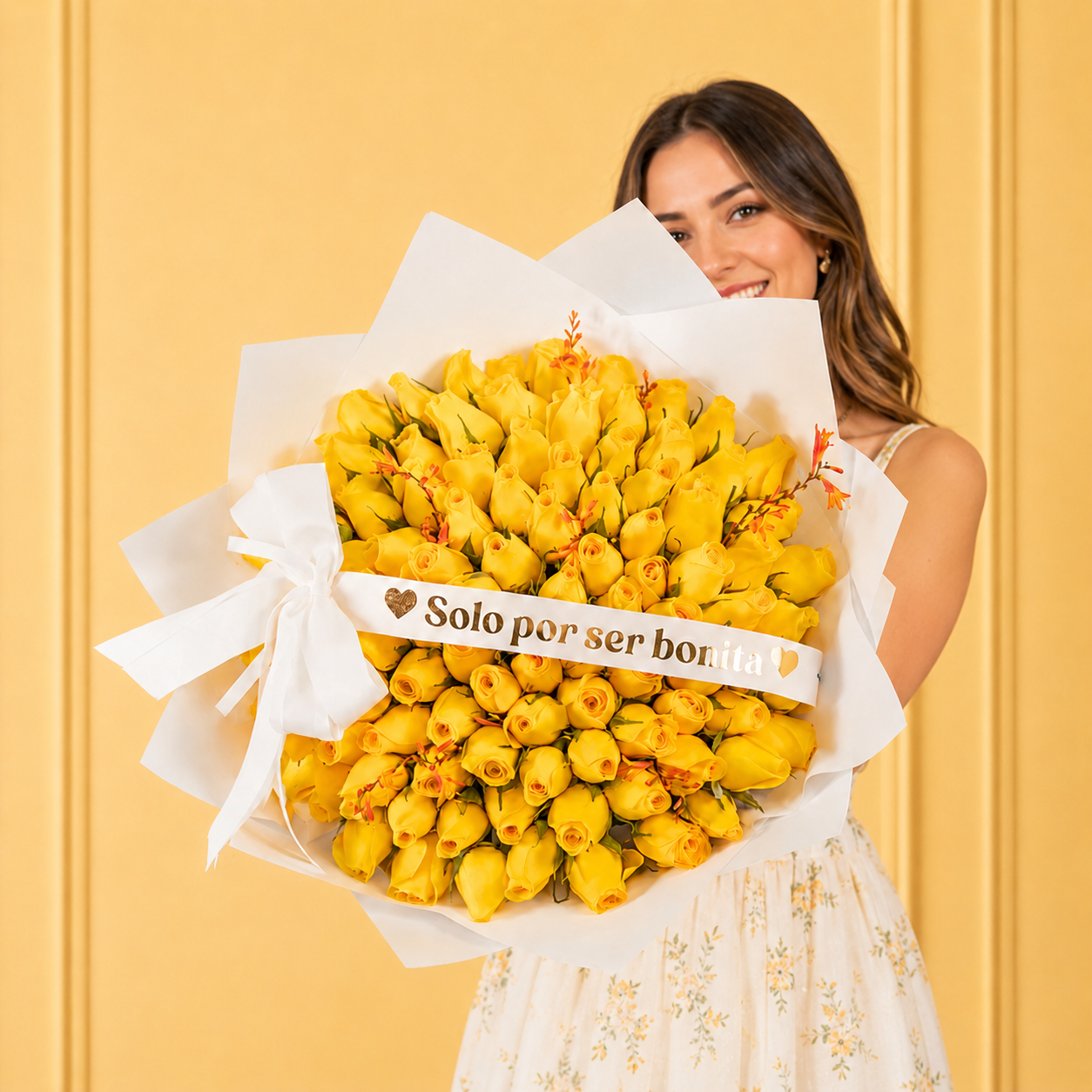 Ramo Grande de 100 Rosas Amarillas con Moño Blanco