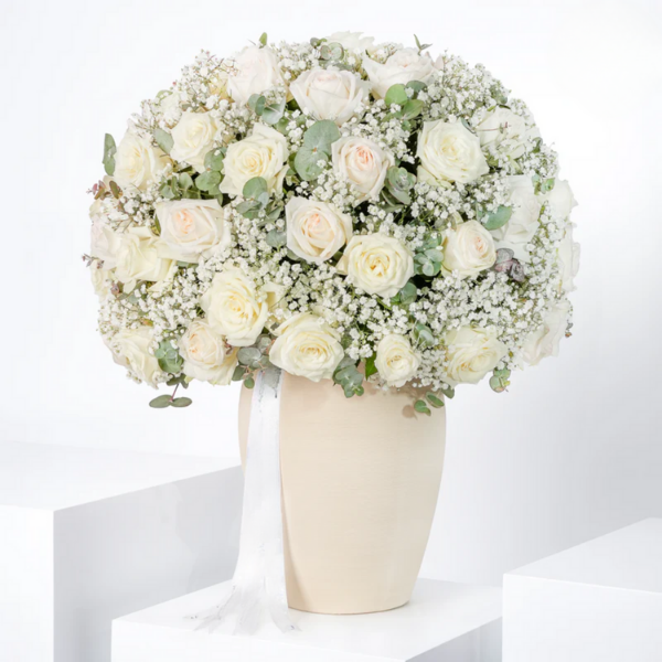 50 Rosas blancas y nube / bebe en florero