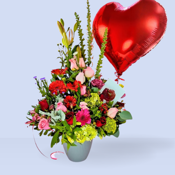 Arreglo floral con rosas, gerberas, hortensias, claveles y globo - Capital Flores con envío a domicilio hoy