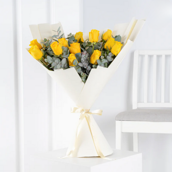 12 Rosas Amarillas Radiantes