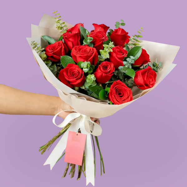 12 rosas rojas en ramo