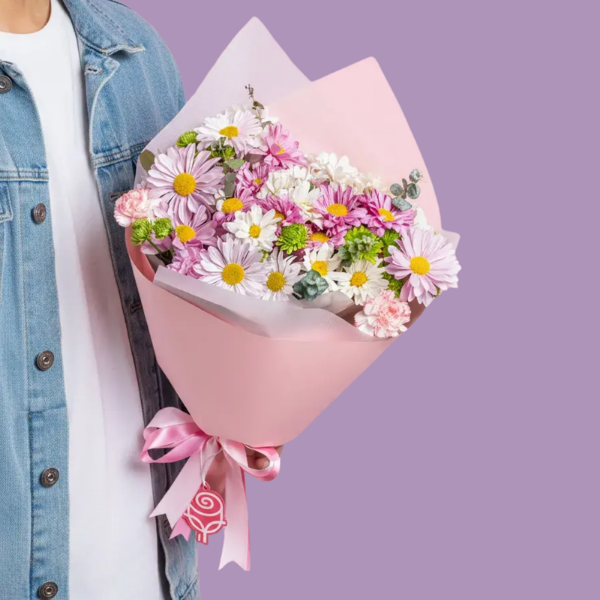 Margaritas y claveles en ramo