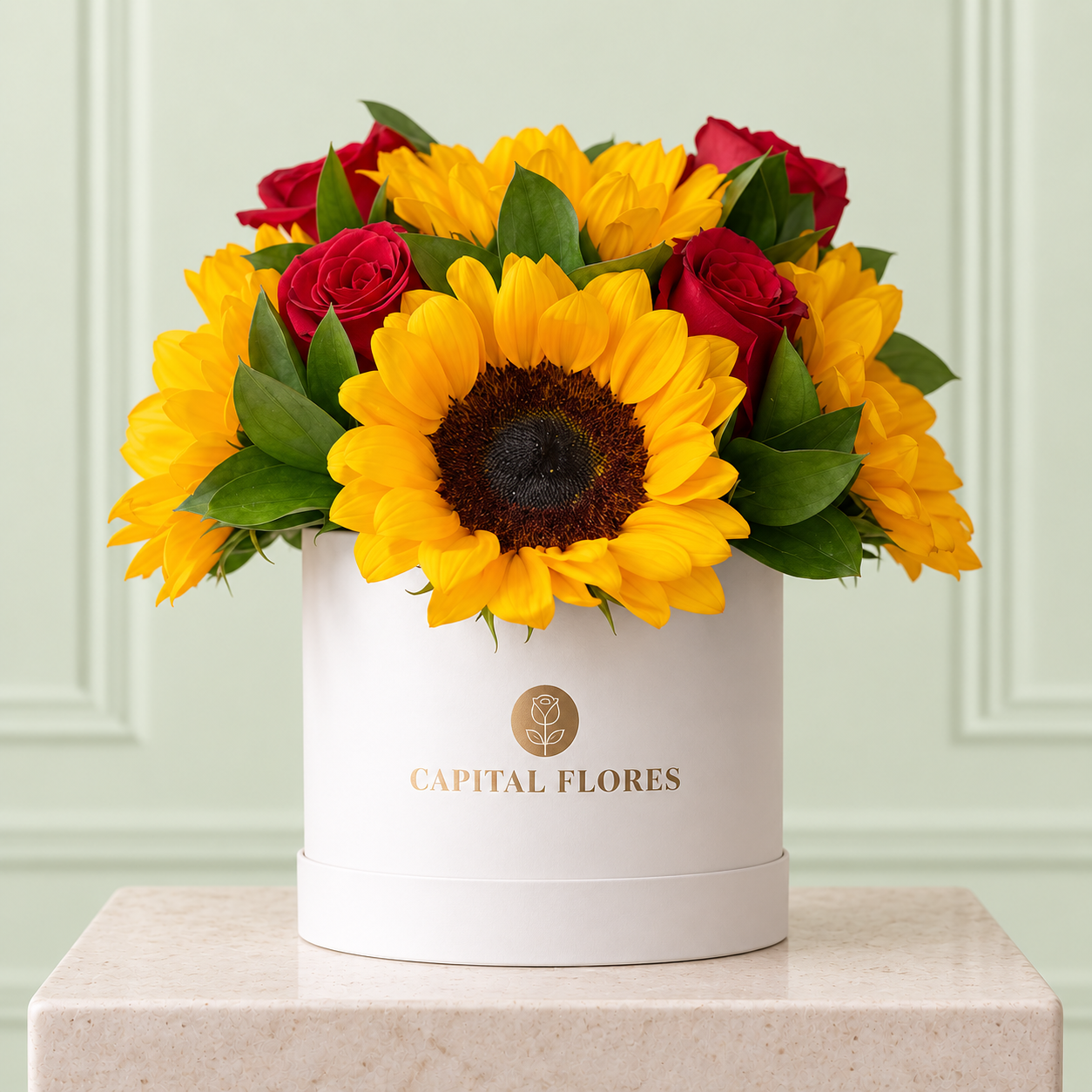 Arreglo de Girasoles y Rosas Rojas en Caja