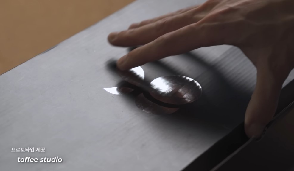 V1 Packaging Silver logo