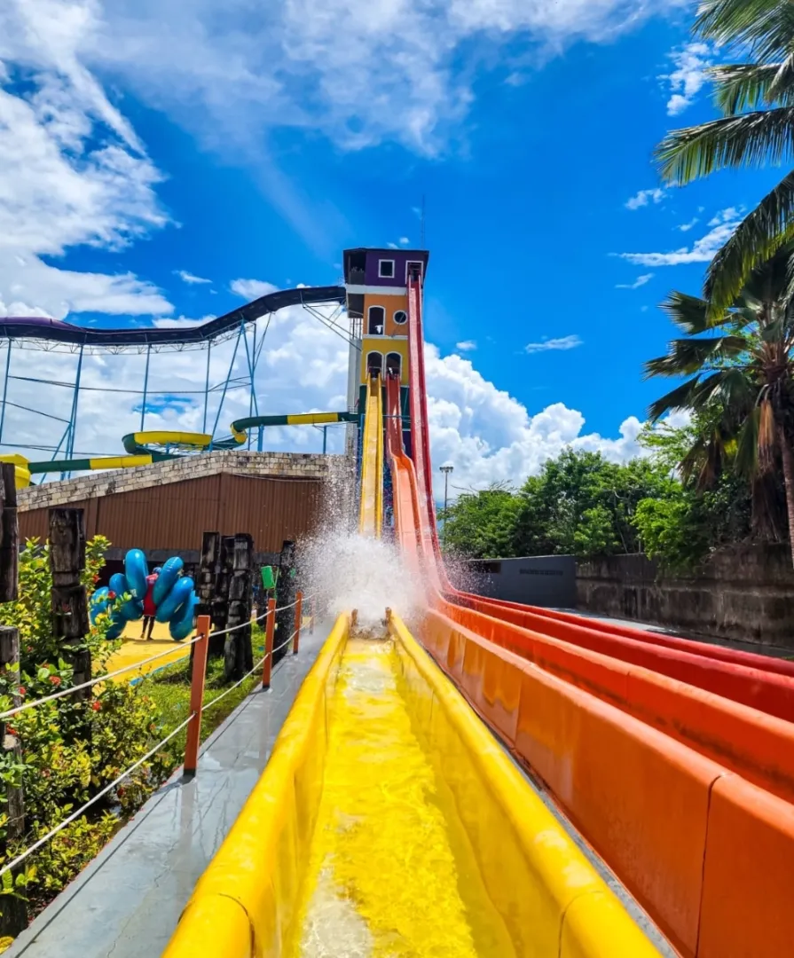 VENEZA WATER PARK - DIA DAS CRIANÇAS