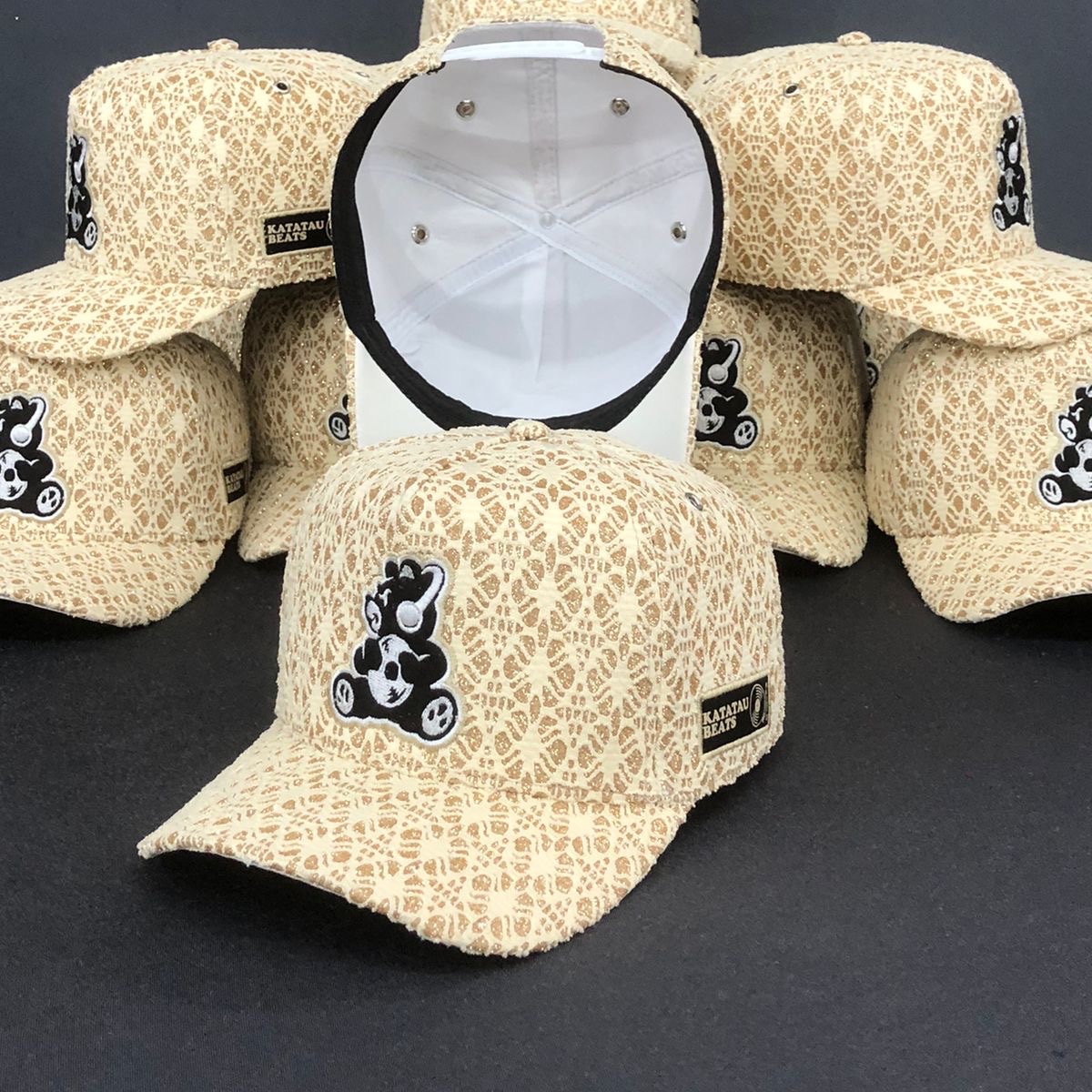 Comprar BONÉ DOURADO na loja oficial do artista Dj Katatau