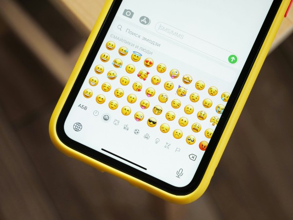 Emoji Generator app background