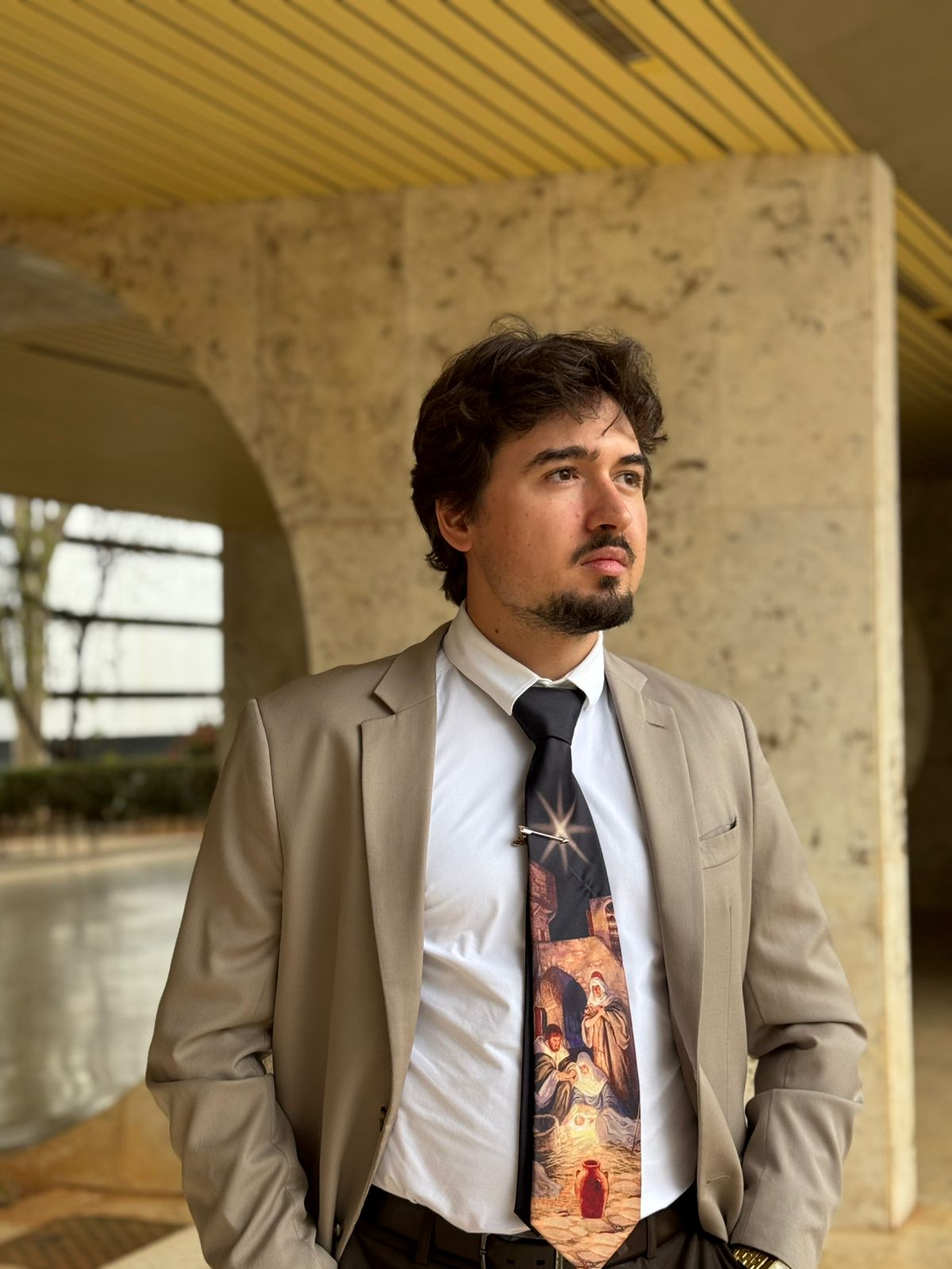 Foto de Murillo Barbosa em um ambiente de estudo