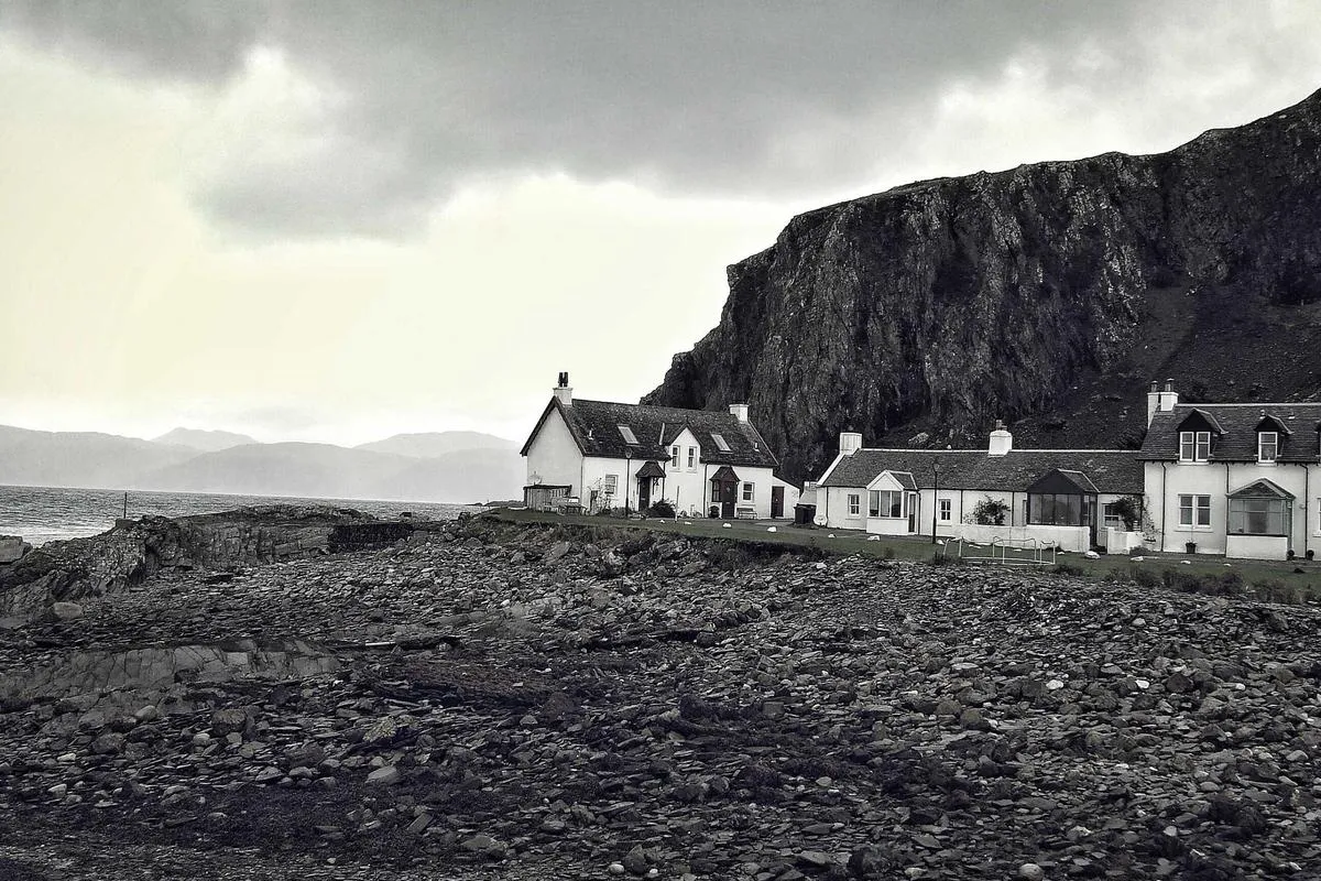 6 Makanan yang Wajib Dihindari Saat Radang Tenggorokan Menyerang Anda