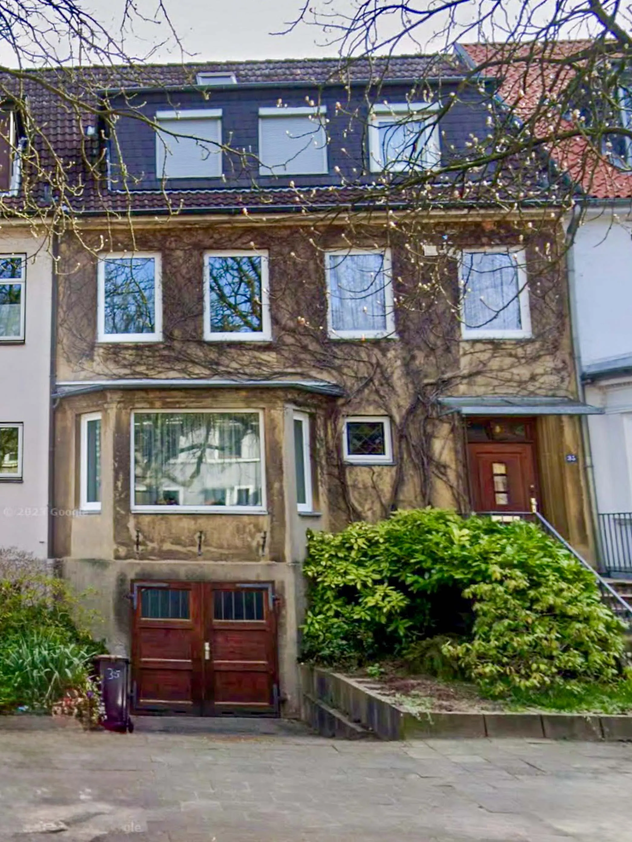 Privathaus in Kiel 1 - Zustand Vorher - Veraltete Fensterprofile