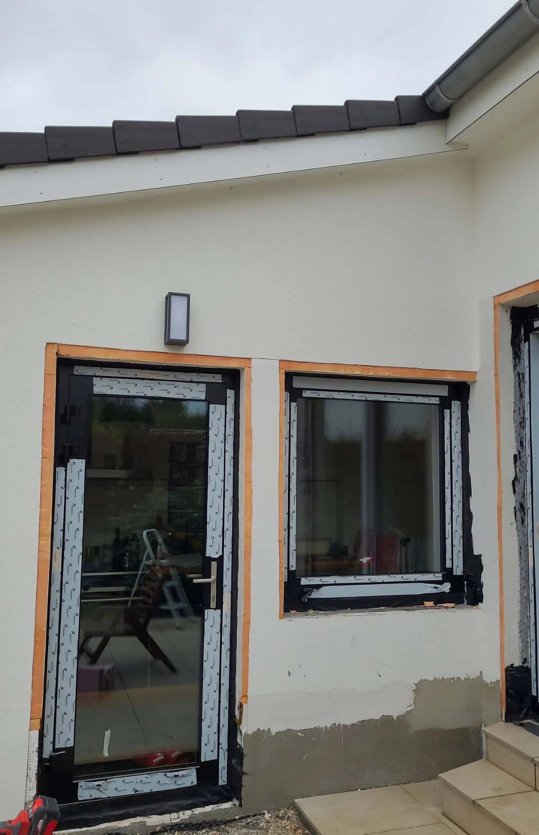 Privathaus in Norderstedt - Zustand Vorher - Veraltete Fensterprofile
