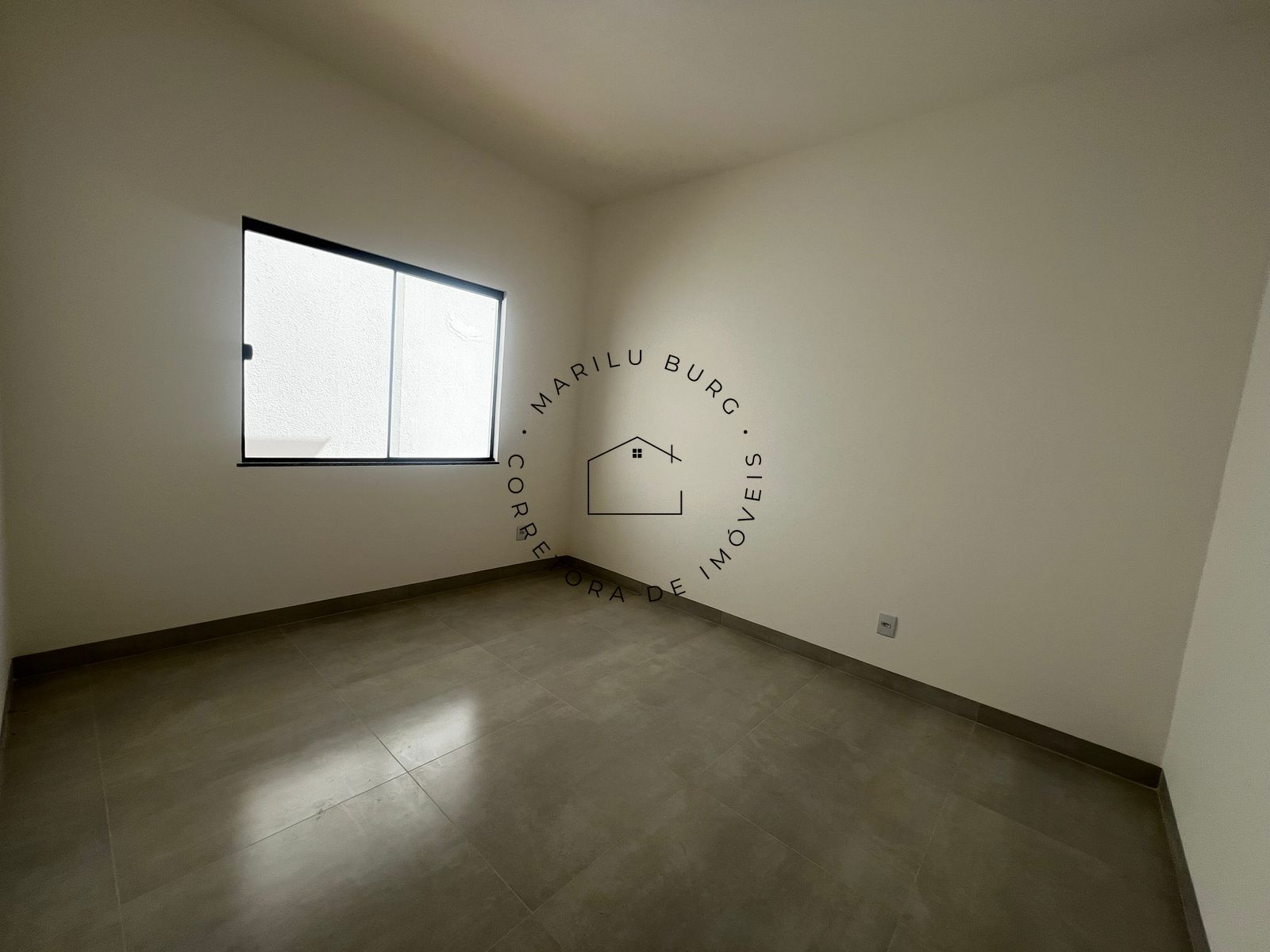 CASA À VENDA NO PARIS, PERTO DO ARCO DO TRIUNFO - Imagem 3