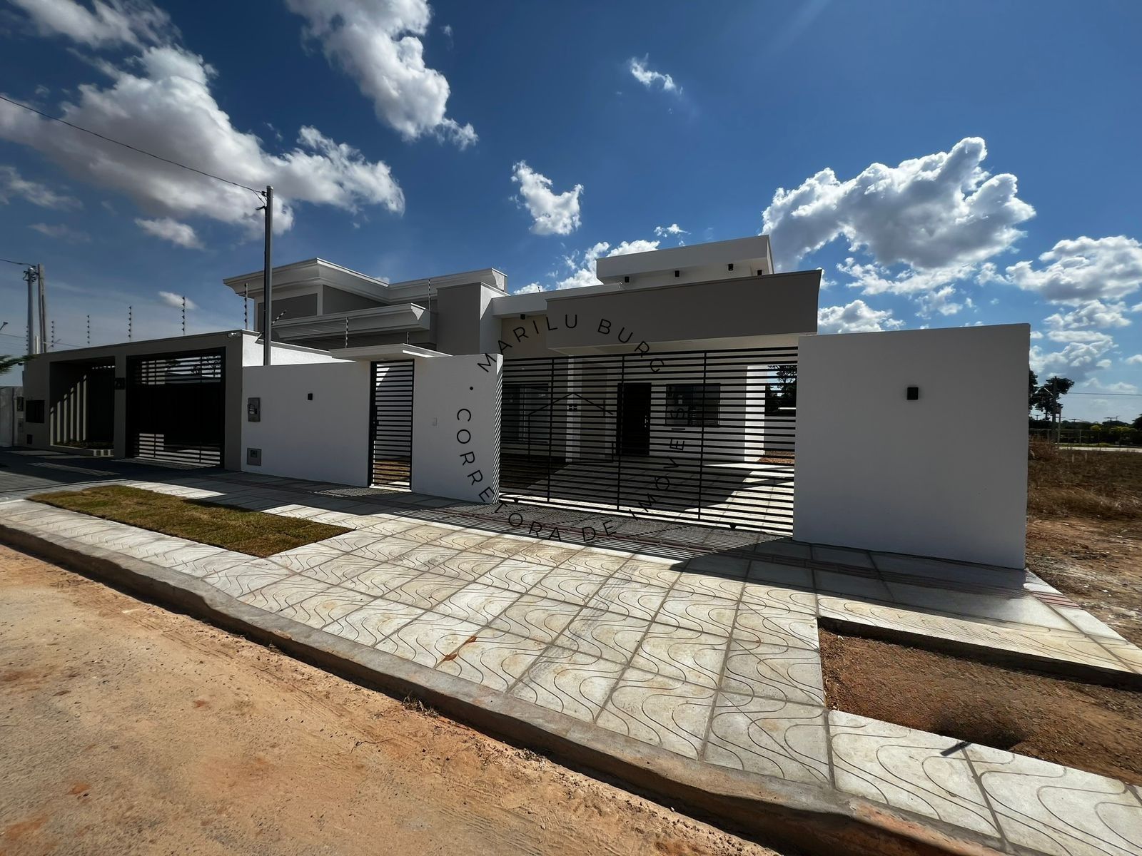 CASA À VENDA NO PARIS, PERTO DO ARCO DO TRIUNFO