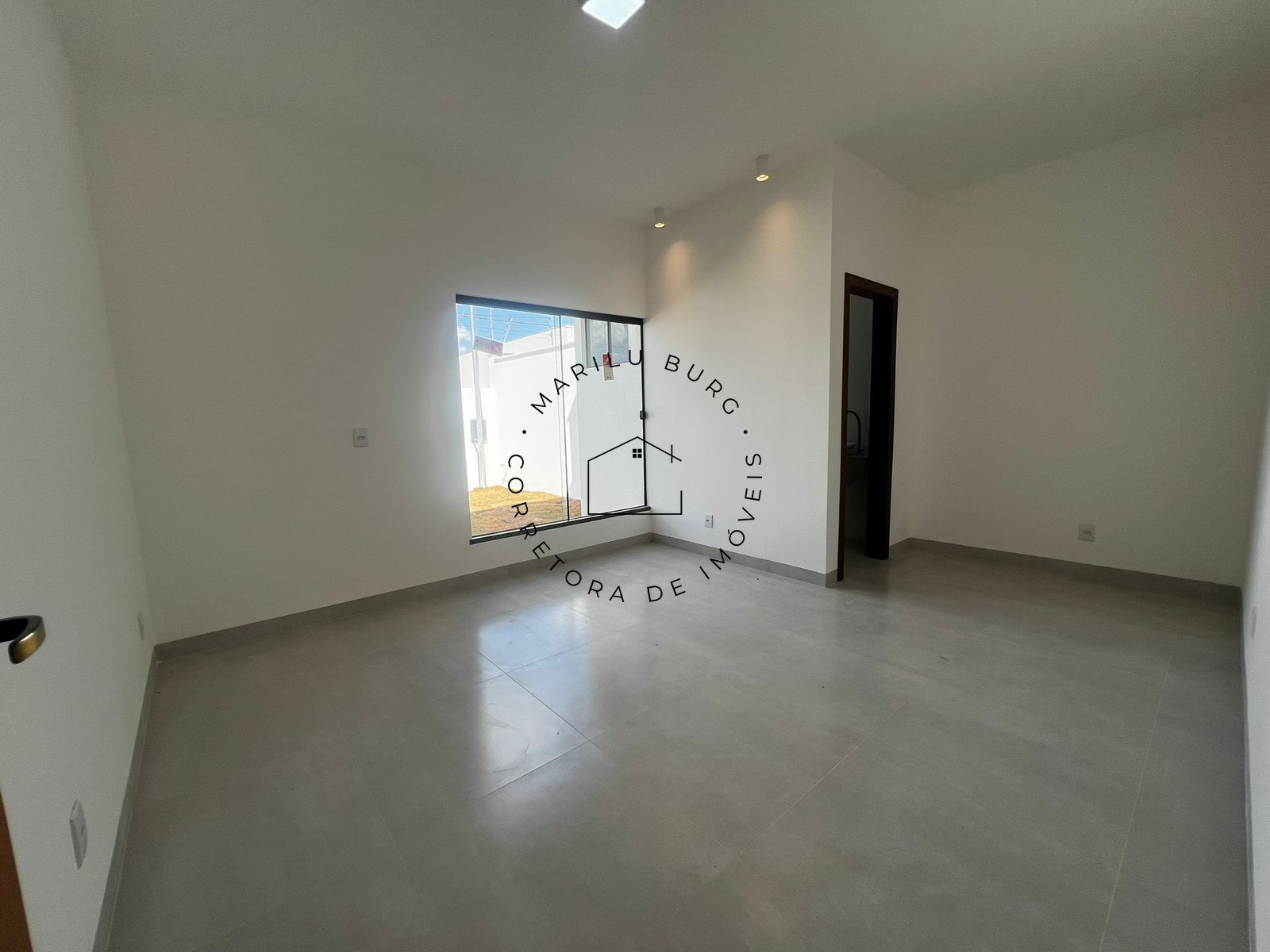 CASA À VENDA NO PARIS, PERTO DO ARCO DO TRIUNFO - Imagem 5