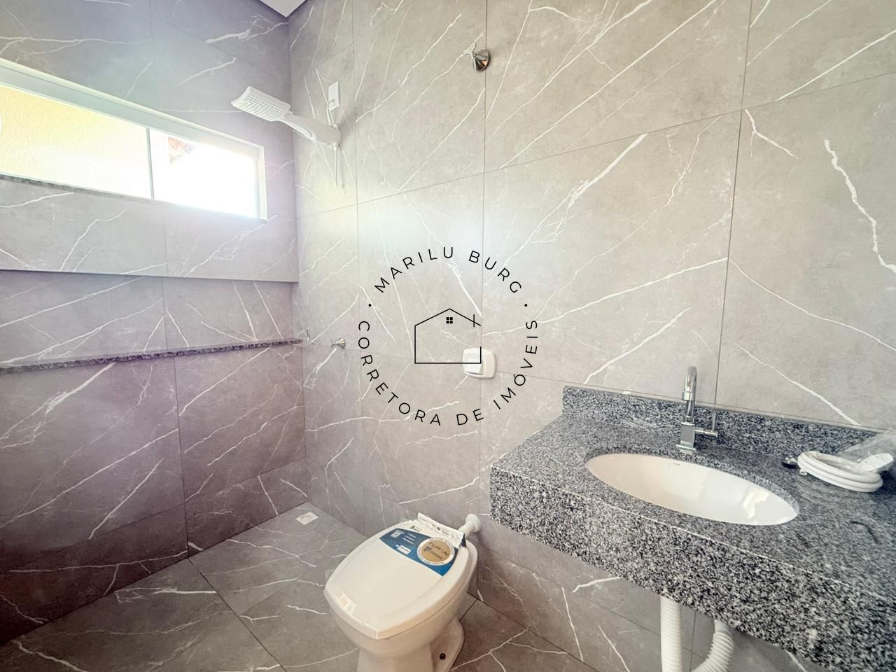 CASA COM DOIS QUARTOS NO PARQUE AMAZONAS - Imagem 4