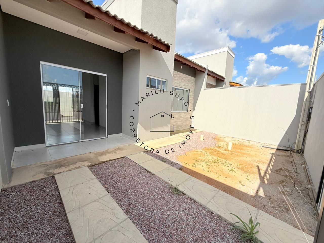 CASA COM DOIS QUARTOS NO PARQUE AMAZONAS