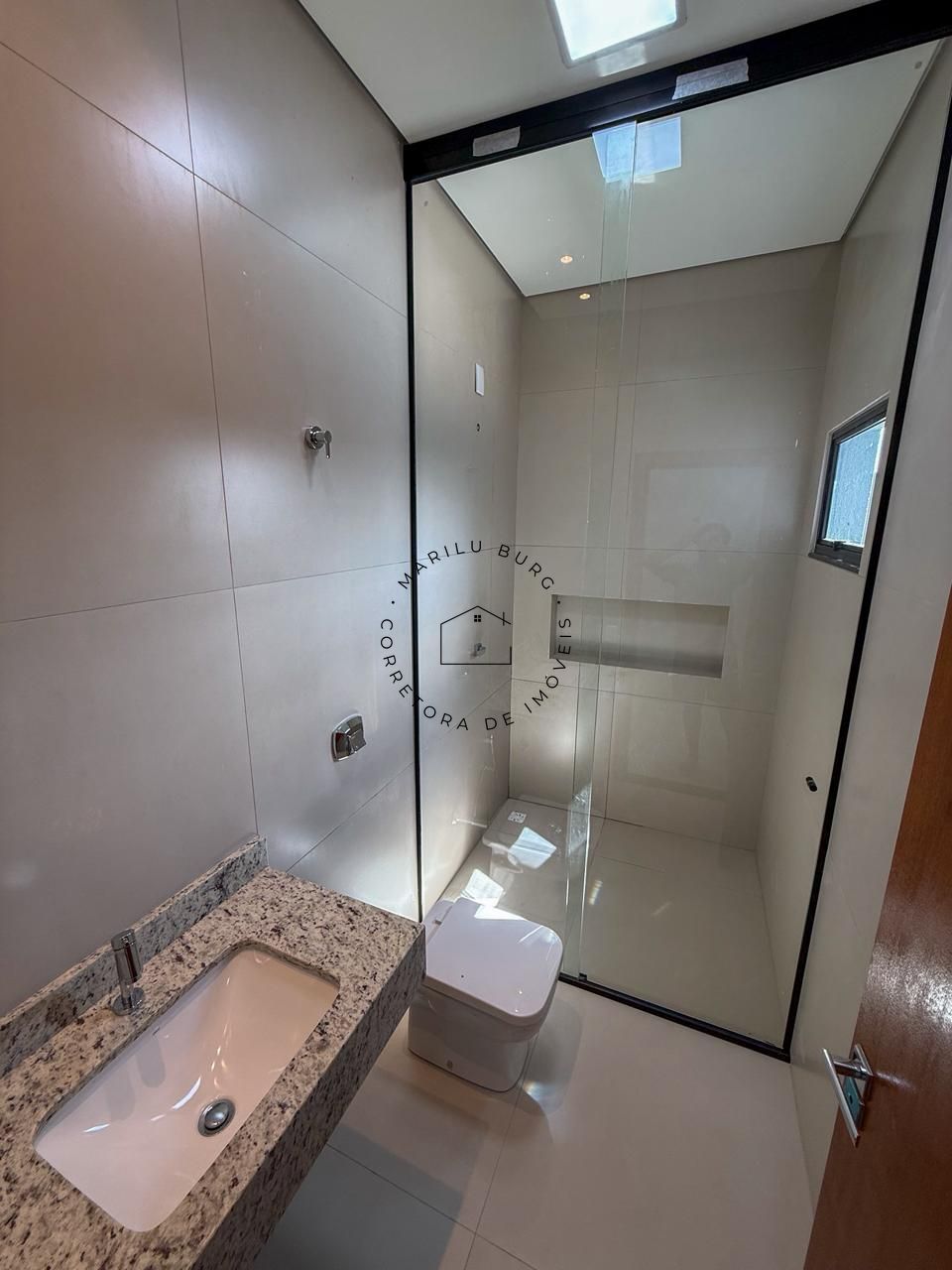 CASA MODERNA E ELEGANTE À VENDA NO JARDIM CURITIBA - Imagem 7