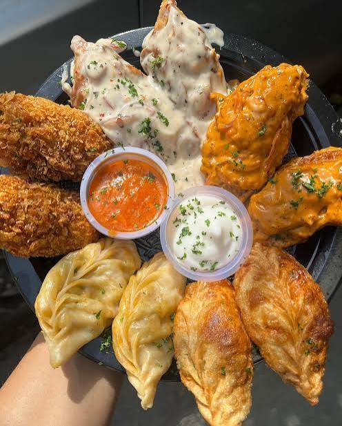 TANDOORI/AFGHANI/JHOL MOMOS COMBO
