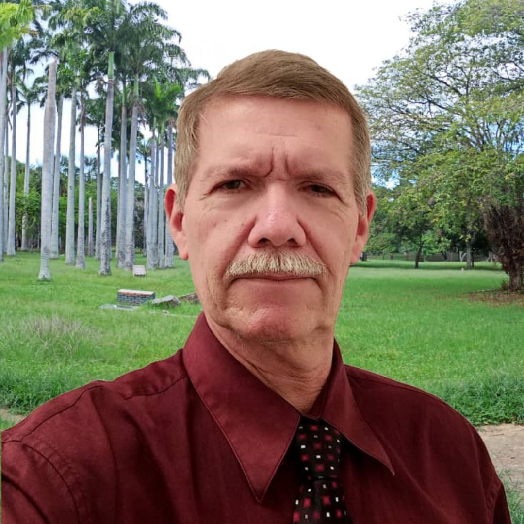 Professional portrait of Wolf Essig.