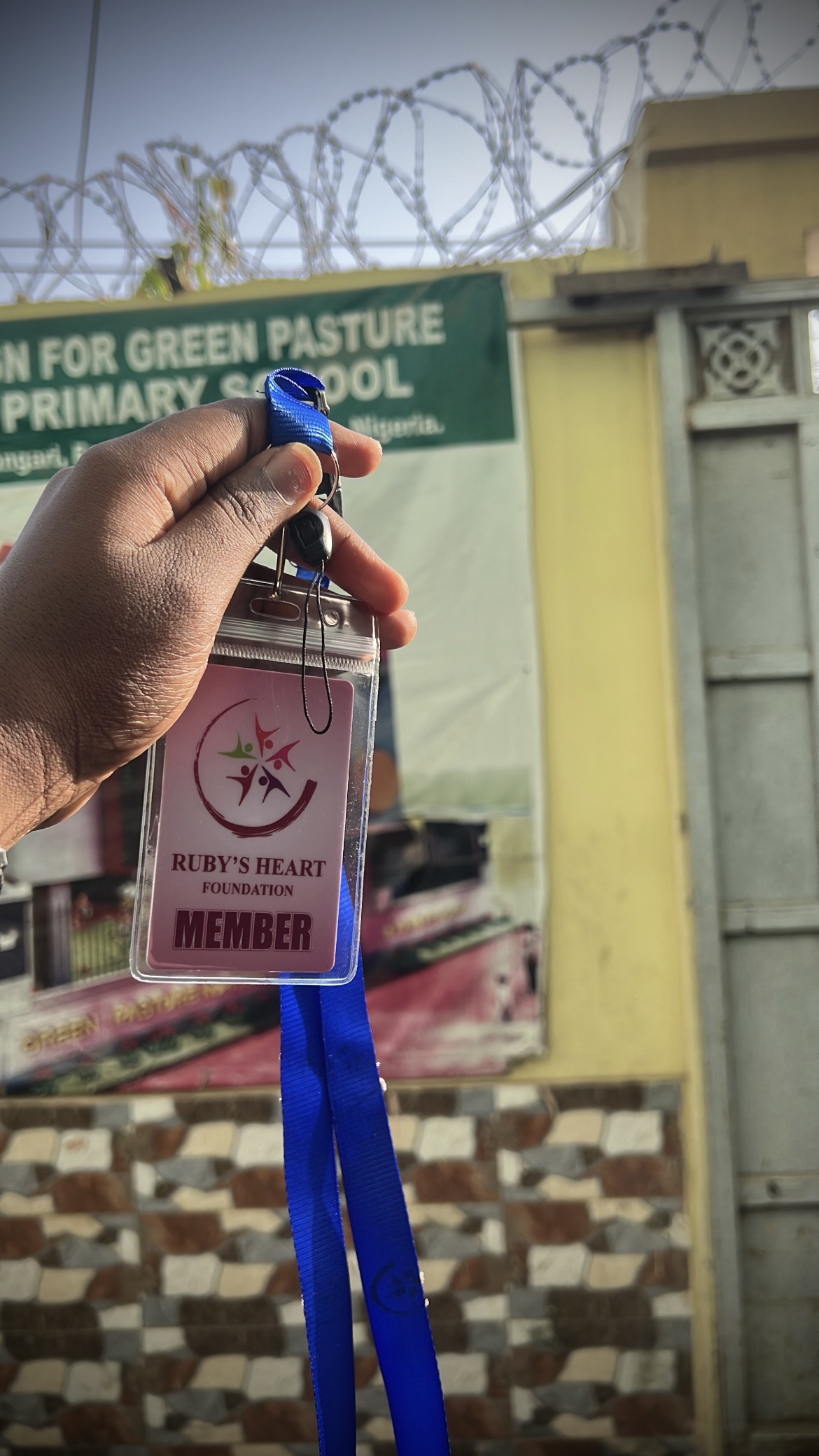 Image of volunteers working together.