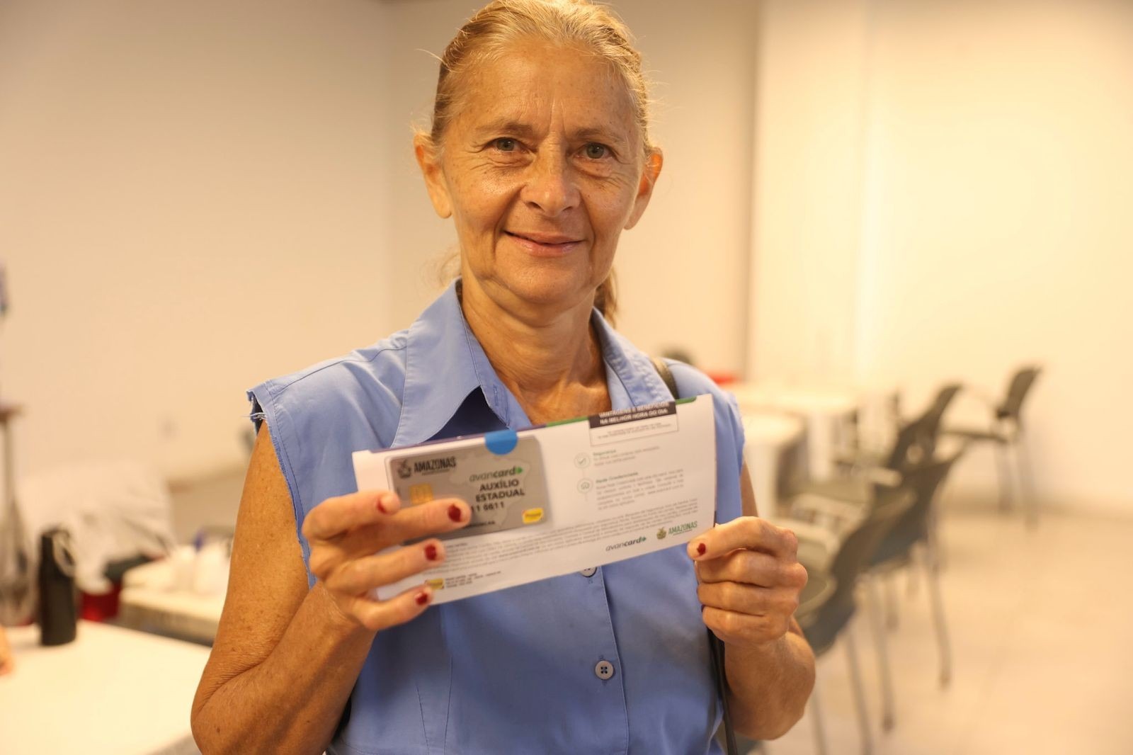 Governo do Amazonas entrega 2,5 mil cartões do Auxílio Estadual de R$ 150 em Manaus