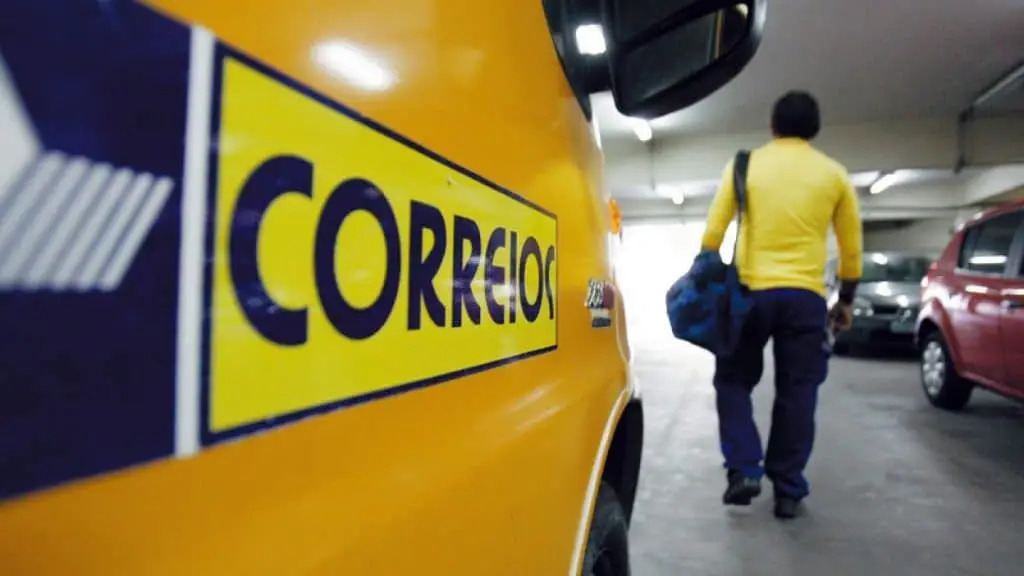 Greve dos Correios em Nove Estados Gera Preocupação com Entregas de Final de Ano