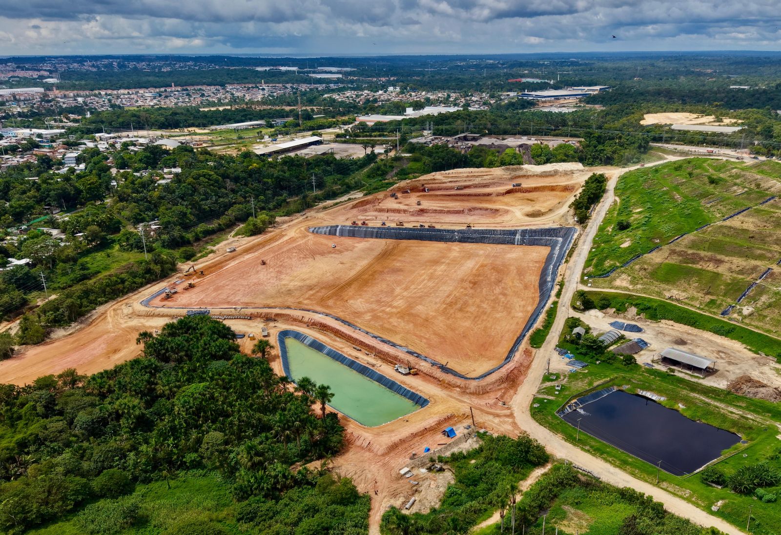 Novo Aterro Sanitário de Manaus Atinge 75% de Execução e Deve Entrar em Operação em 2026