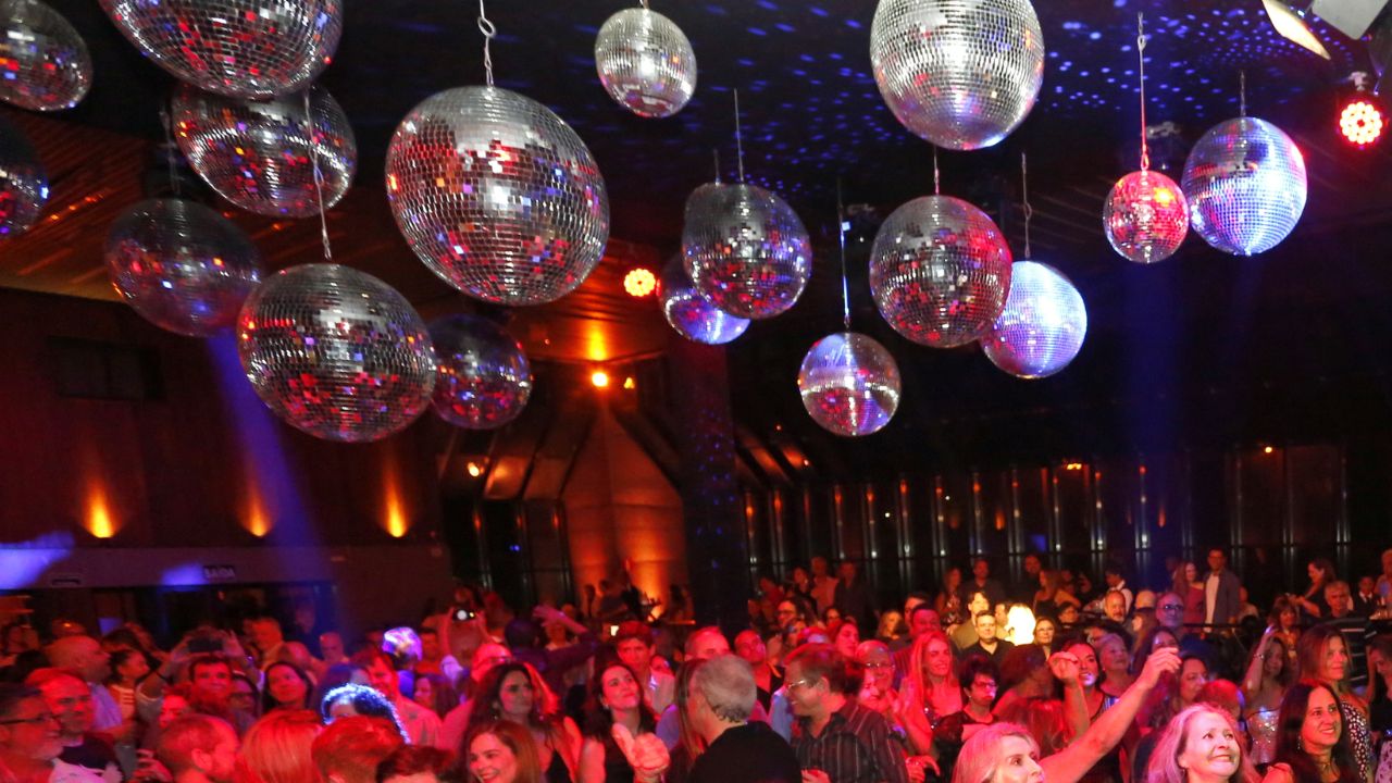 Flash Disco Encerra 2025 em Manaus com Clássicos dos Anos 70, 80 e 90 e Atração Internacional