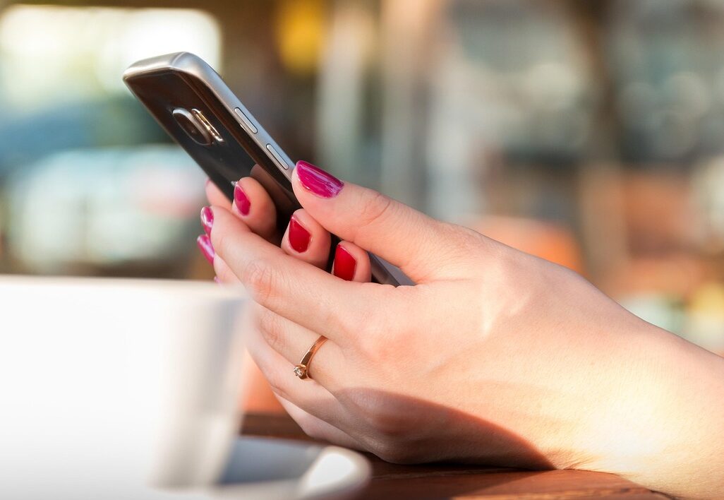 Debate Político Cai em Grupos de WhatsApp no Brasil, Aponta Estudo, Embora Campanhas Se Tornem Mais Estratégicas