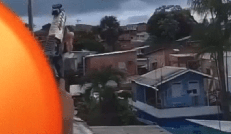 Irmã de suspeito que fez disparos de fuzil na Compensa é presa pela Rocam em Manaus