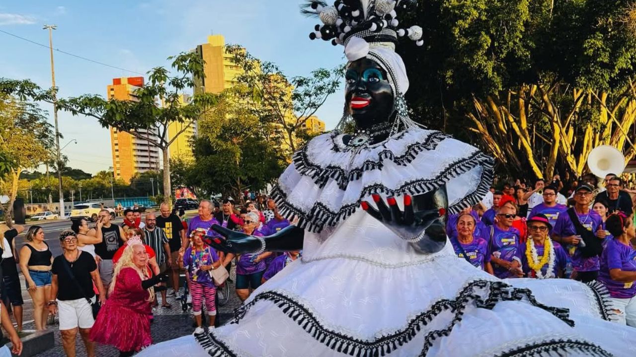 Boneca Kamélia chega a Manaus em janeiro para iniciar a temporada do Carnaval 2026