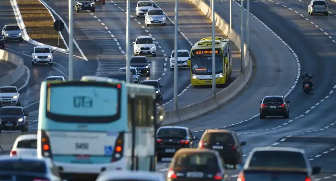 Amazonas adapta regras de isenção do IPVA para veículos após nova regra federal de 20 anos de fabricação
