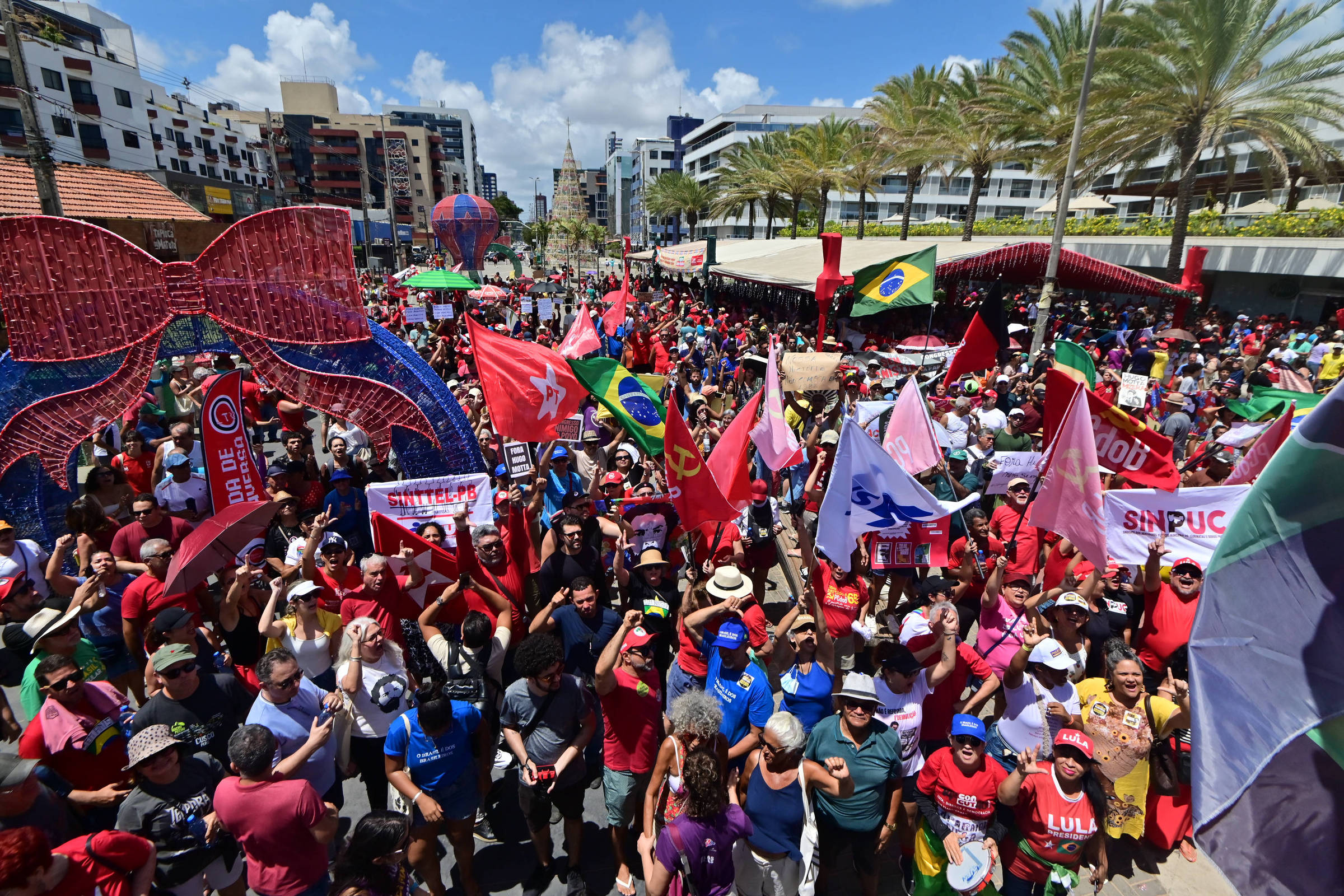 Protestos Nacionais Contra PL da Dosimetria Chegam a Manaus