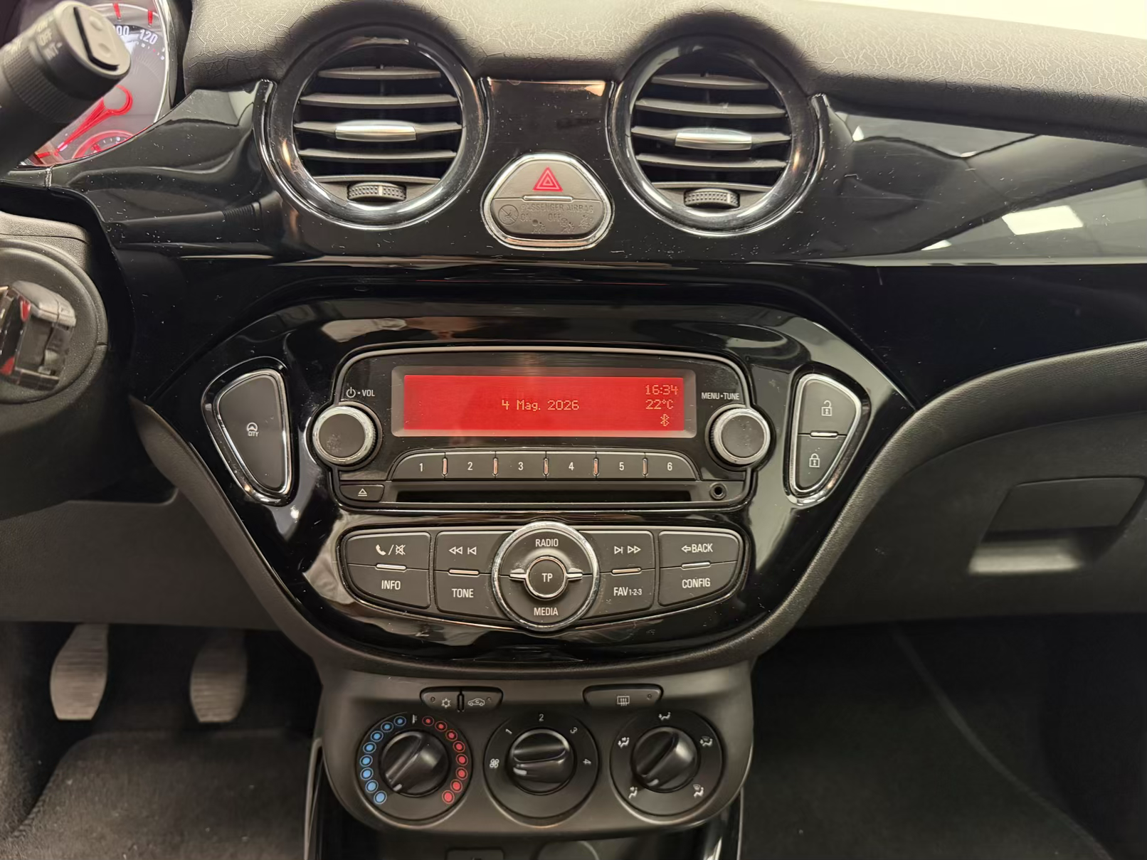 Opel Adam