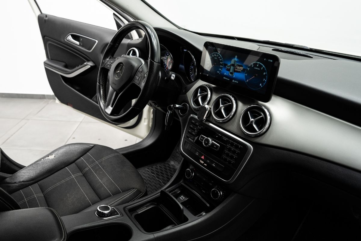 Mercedes-Benz GLA 200