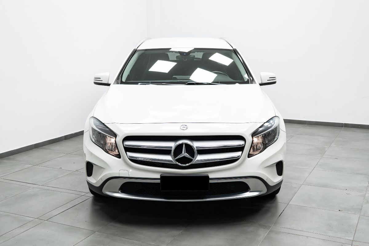 Mercedes-Benz GLA 200