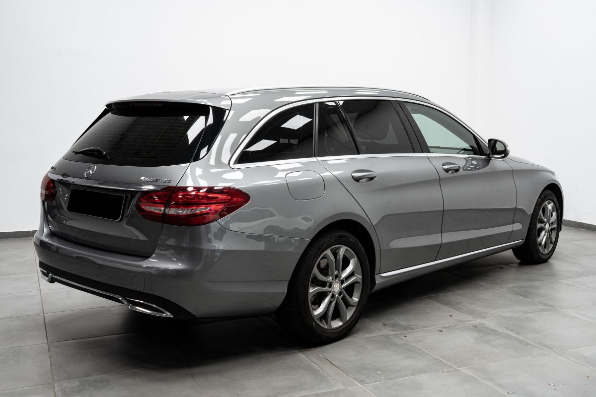 Mercedes-Benz C220