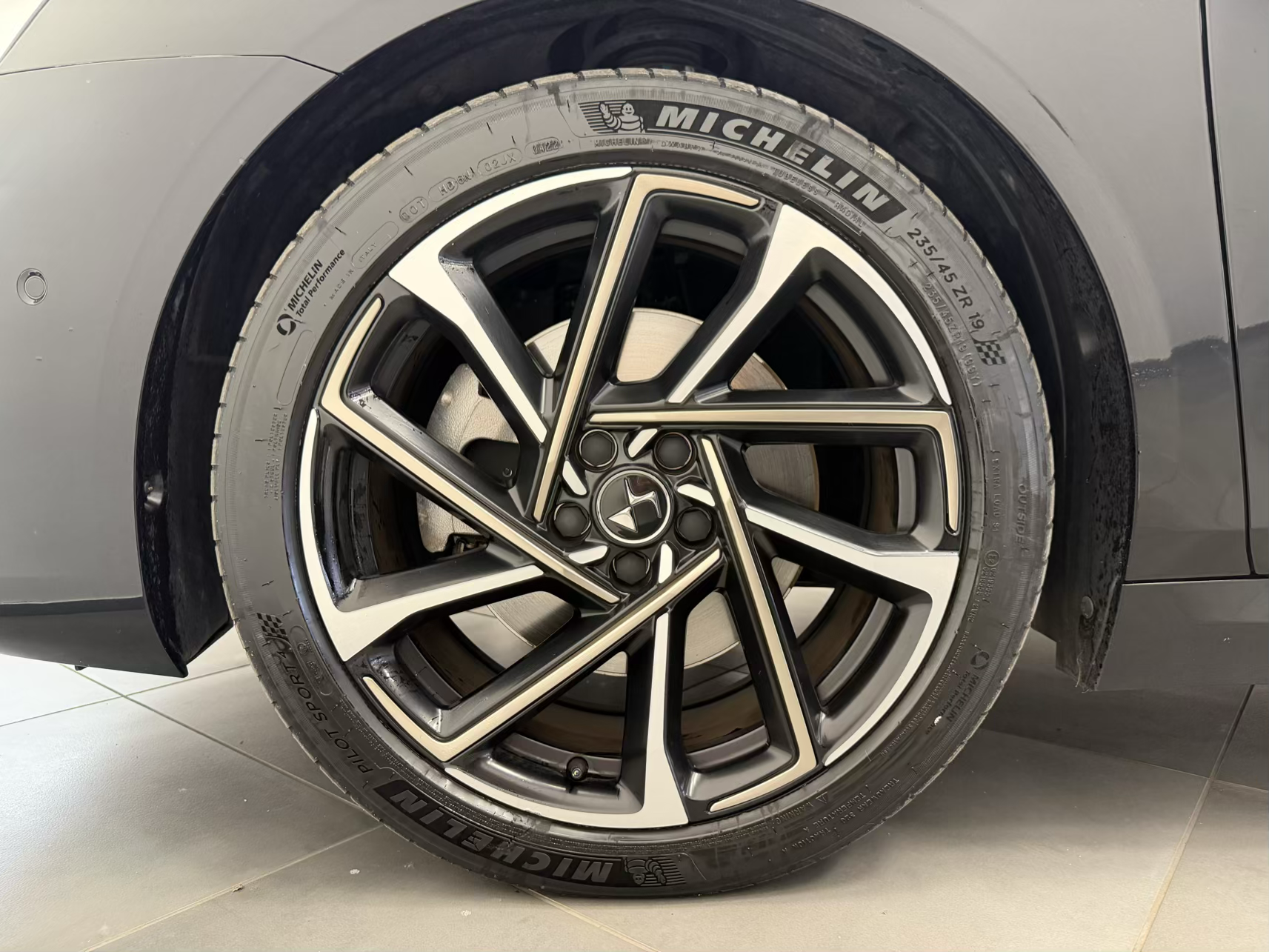 DS 9 Opera Premiere PHEV