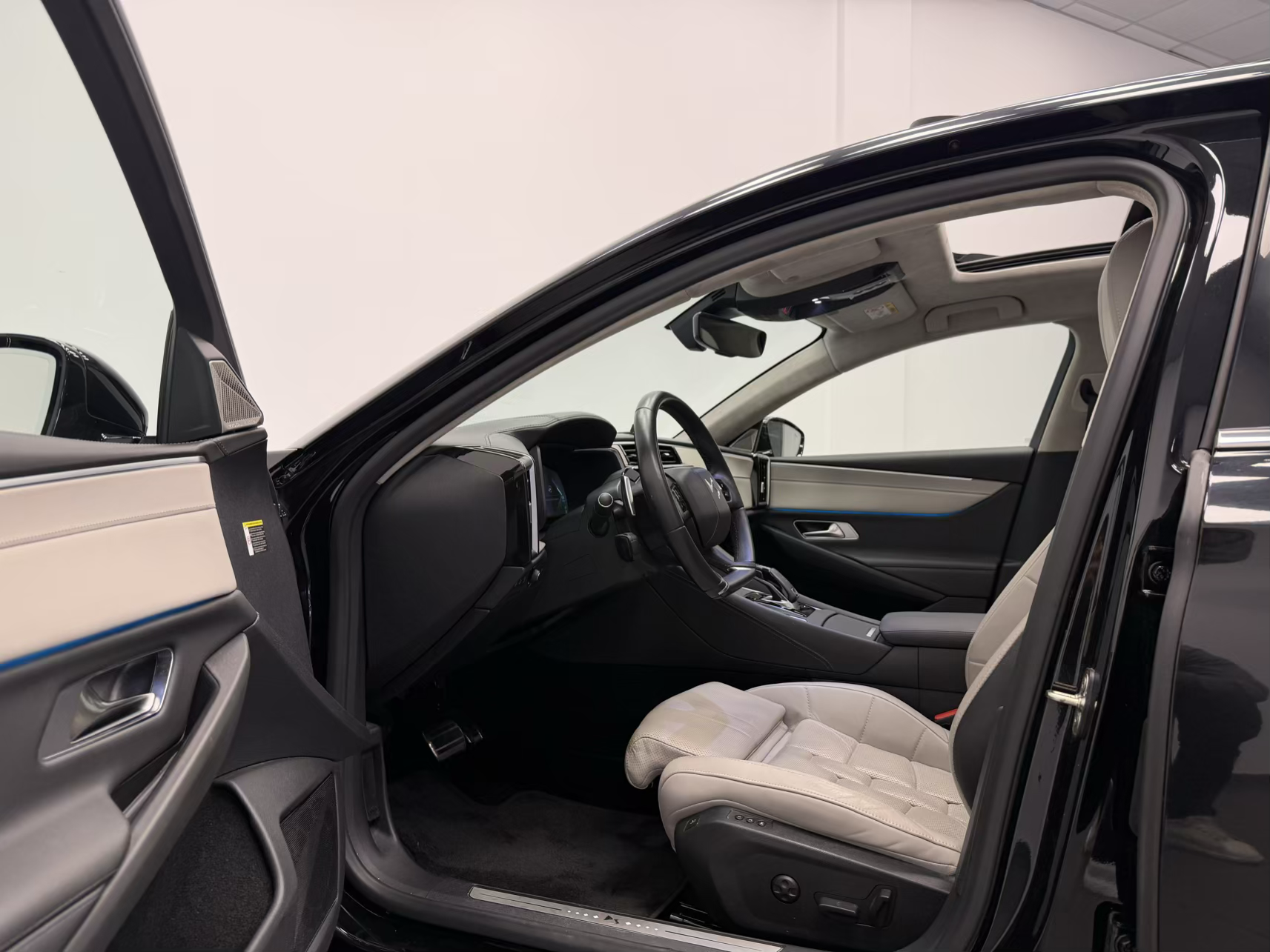 DS 9 Opera Premiere PHEV