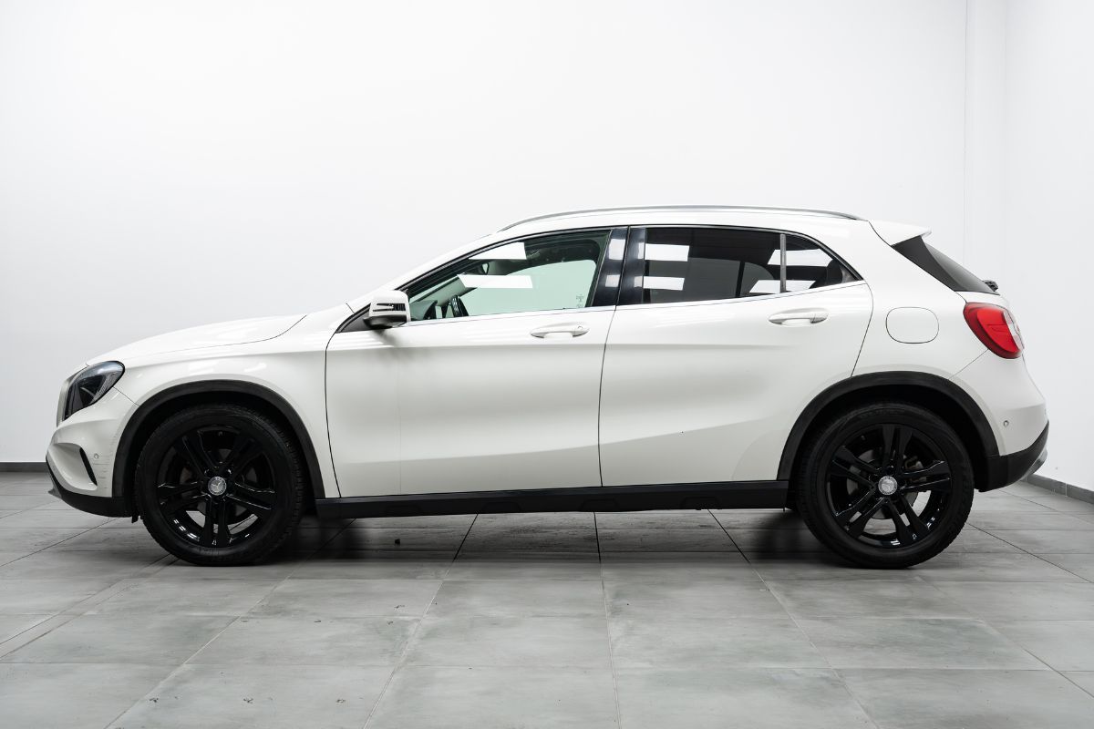 Mercedes-Benz GLA 200