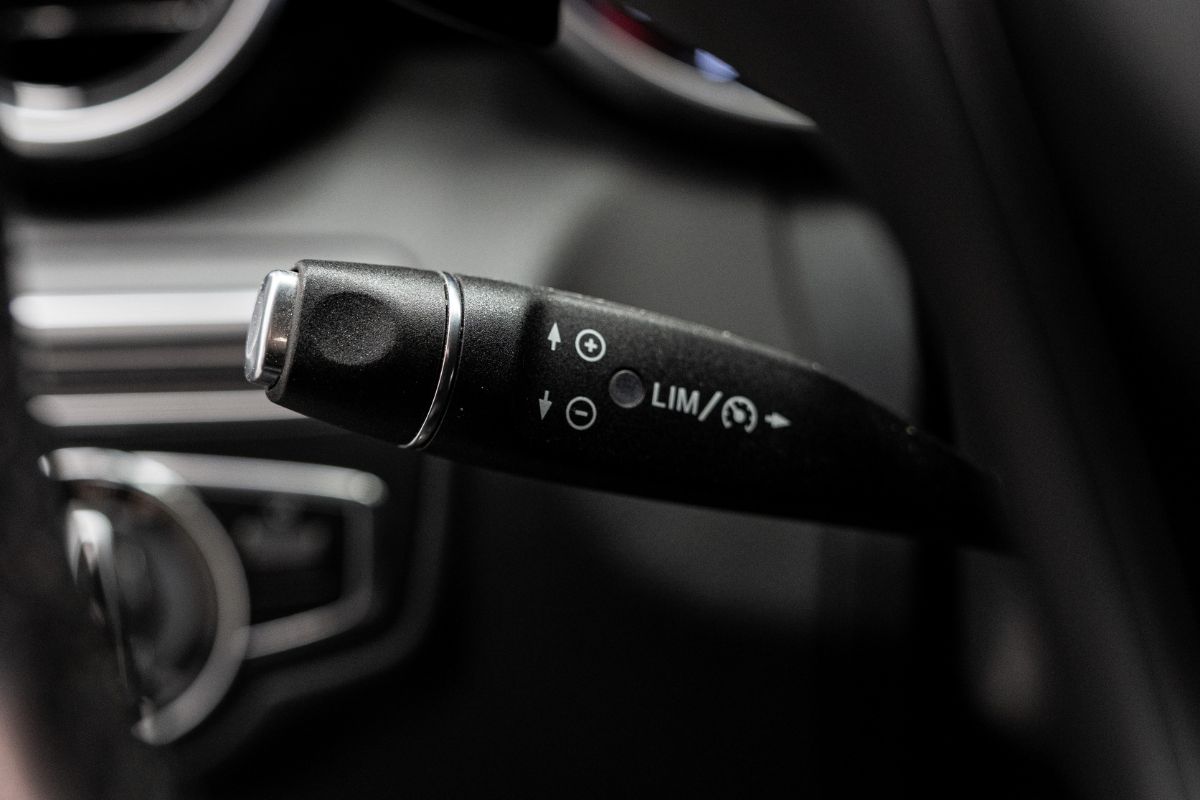 Mercedes-Benz C220