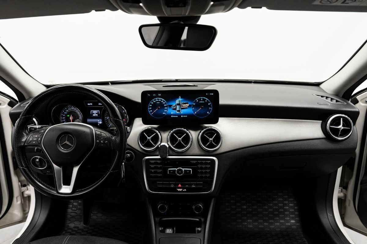 Mercedes-Benz GLA 200