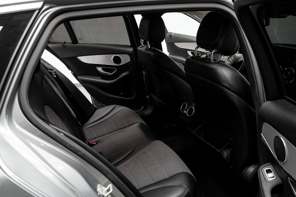 Mercedes-Benz C220