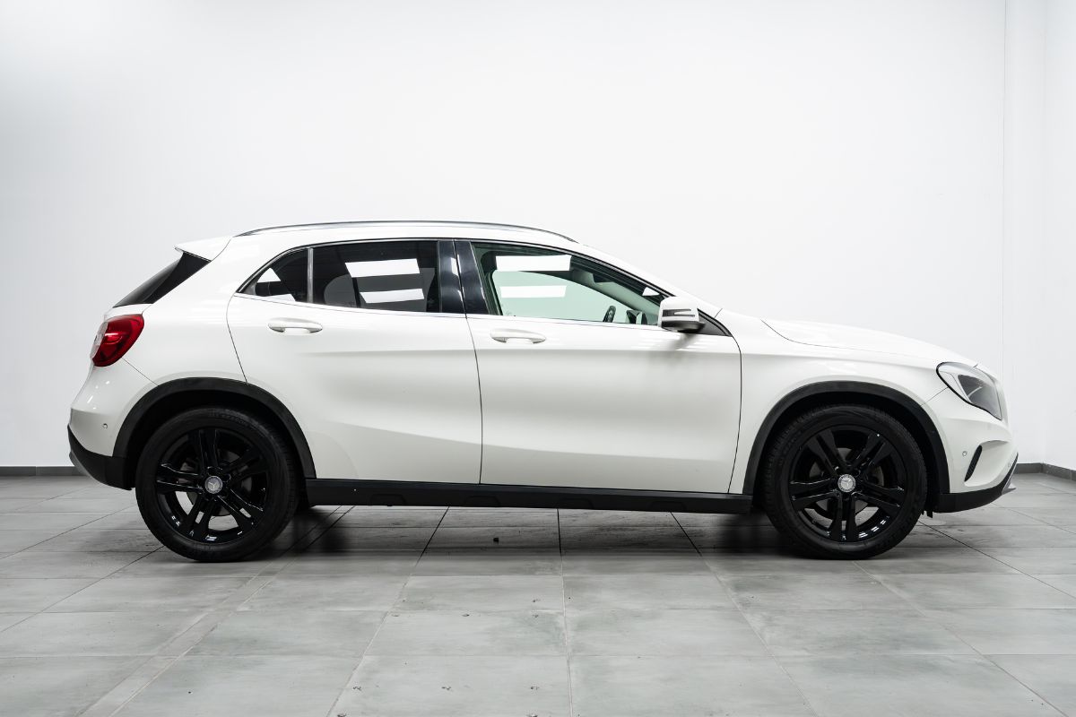Mercedes-Benz GLA 200